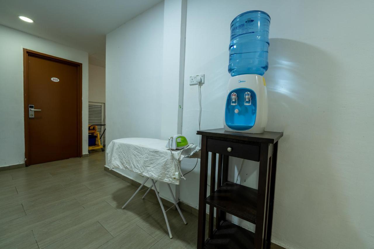 Mary J Hotel Family 10 Pax Room Kota Bharu Exterior photo