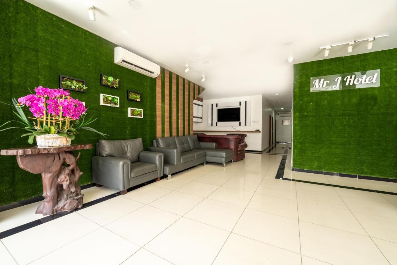 Mary J Hotel Family 10 Pax Room Kota Bharu Exterior photo