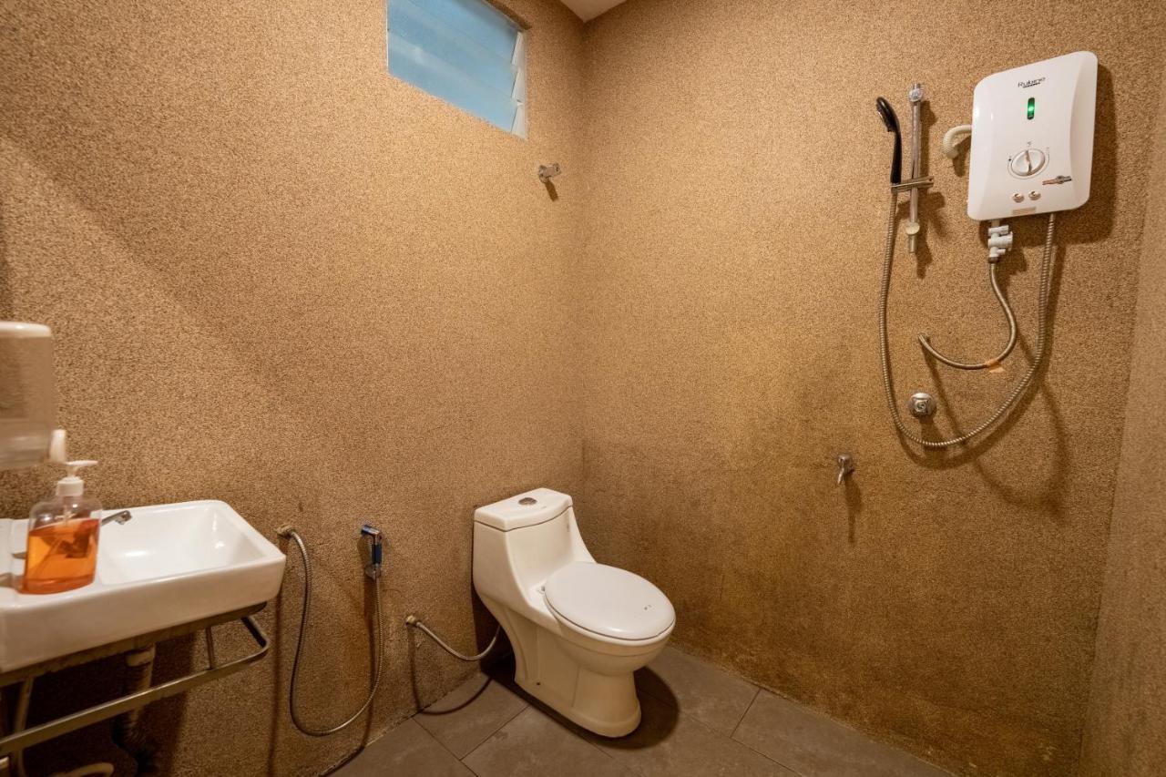 Mary J Hotel Family 10 Pax Room Kota Bharu Exterior photo